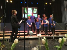 Der Jugendchor Fermate unterhält mit aktuellen Titeln aus den Charts