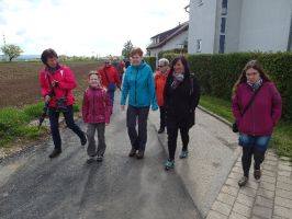 Trotz Wind und kühlen Temperaturen machen sich alle gut gelaunt auf den Weg