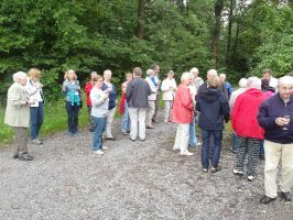 Weinprobe in den Weinbergen oberhalb von Brackenheim-Neipperg