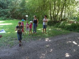Beim Eierlauf sind Geschick und eine ruhige Hand gefragt