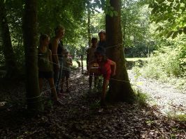 SPINNENNETZ - geschickt muss man durch das Netz steigen