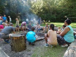 Beim gemeinsamen Grillen klingt der Nachmittag gemütlich aus