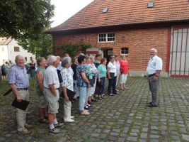 OBLIGATO beim Einsingen vor der Kelter