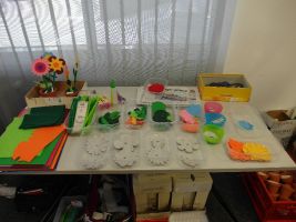 Das Bastelmaterial liegt vorbereitet da - es kann losgehen ...