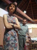 Vroni zeigt ihrem Alfred die kalte Schulter und weist ihn zurück