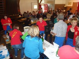 Auch das Bedienungspersonal hatte alle Hände voll zu tun