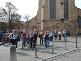 Die Wandergruppe auf dem Weg zur Frauenkirche