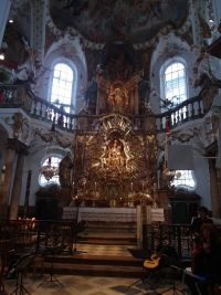 Eindrucksvoll auch der Altar 