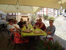 Erholsame Mittagspause im Schatten ...