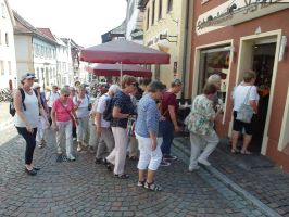 Ein Schokoladenseminar! Die Damen sind alle schon sehr gespannt, was sie erwartet ...
