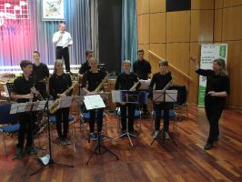 Freuen sich über ihren gelungenen Auftritt: Renate Winkler und ihre Young Band