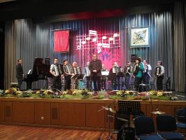 Andreas Heimerdinger und sein Ensemble freuen sich über ihren Applaus