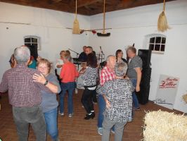 Die Gelegenheit zum Tanzen wird ausgiebig genutzt 