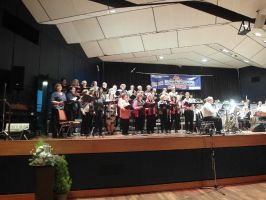 Gemeinsamer Auftritt von STIMMGABEL und ehemaligen Sängerinnen und Sängern von OBLIGATO