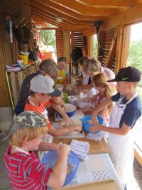 ... es wird fleißig geknetet