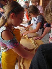 Nun geht es an die Herstellung der süßen Backwaren