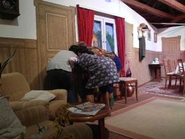 Nach anfänglichem Zögern ist Rosa doch auch neugierig ...