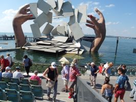 Blick auf das imposante Bühnenbild der Seebühne in Bregenz