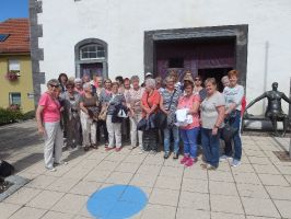 Gruppenfoto vor dem Schloss in Heubach