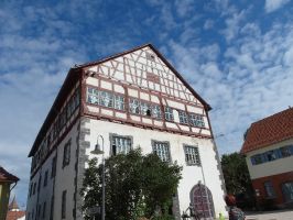 Das Heubacher Schloss beherbergt das Schulmuseum mit historischem Klassenzimmer sowie ein Miedermuseum
