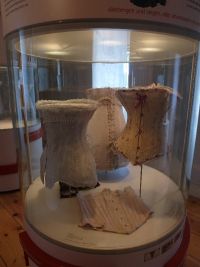 Interessante und reizvolle Wäschestücke gibt es im Miedermuseum zu sehen