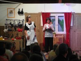 Heike, die Tochter des Hauses, ist über Franzis Vorlieben doch sehr verwundert ... 