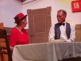 Kasimir Kührmeier lädt die angebliche Urlaubsbekanntschaft von Wilhelm zum Kaffee ein ...