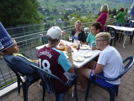 Am Abend ist dann auch die JUGEND eingetroffen ...