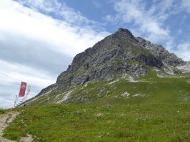 Der Widderstein - vier mutige Wanderer machen sich dran, diesen Berg noch zu erklimmen ...