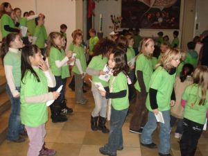 Die Sonnenkinder kurz vor ihrem Auftritt