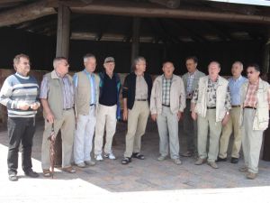 der Männerchor singt ein Ständchen