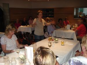 Nach dem Essen wird nochmals gesungen