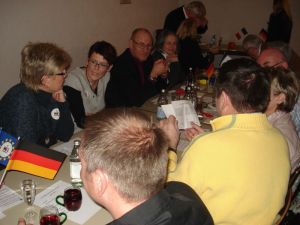 In der Pause und nach dem Singen gab es anregende Gespräche