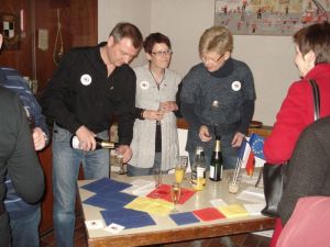Zur Begrüßung gab es im Foyer einen kleinen Sektempfang