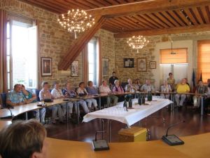 Herzlicher Empfang im Rathaus in Meximeux