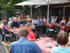 Bei einer gemütlichen Kaffeepause lässt man den Ausflug ausklingen