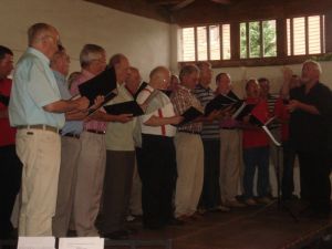 Der Männerchor bei seinem Auftritt