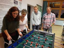 In den Pausen gibt es am Tischkicker hart umkämpfte Spiele