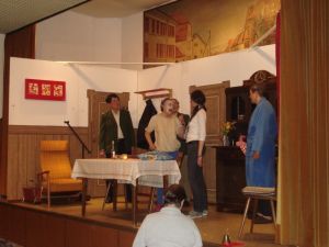 Klärende Aussprache im Wohnzimmer von Scheuffeles