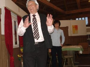 Siglinde Beichle im Zwiegespräch mit ihrem Schwiegervater